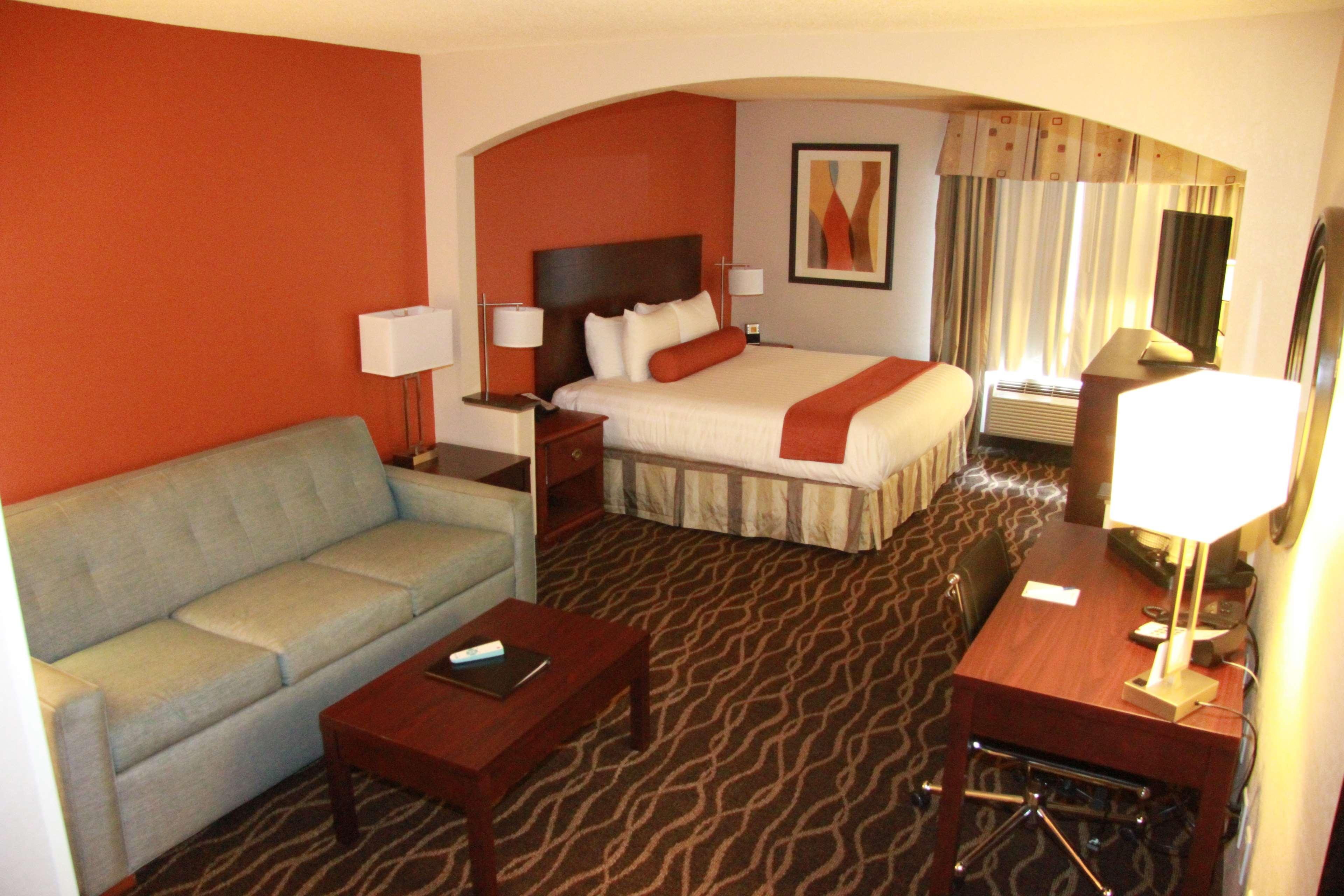 Best Western Plus Suites Greenville Exterior photo