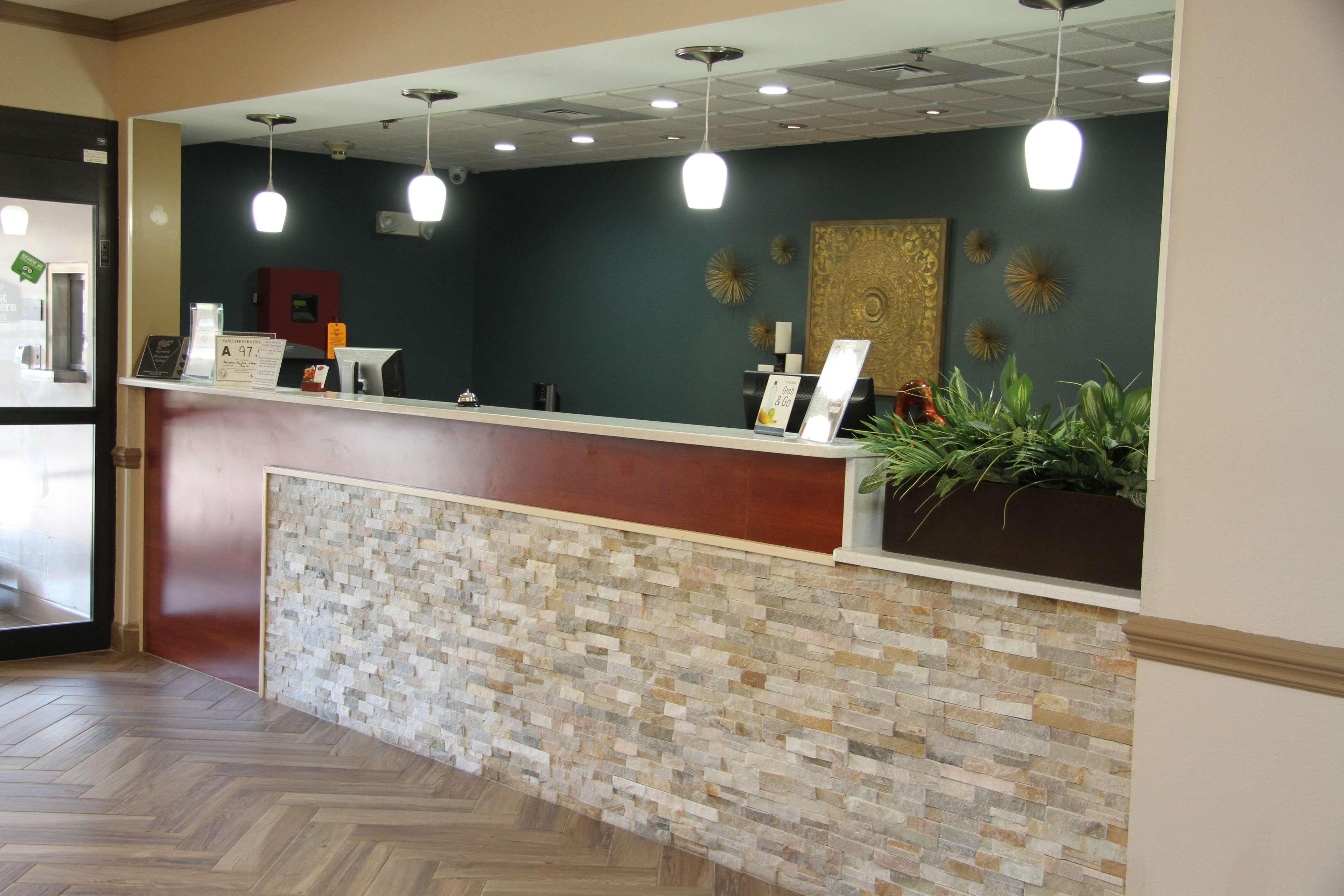 Best Western Plus Suites Greenville Exterior photo