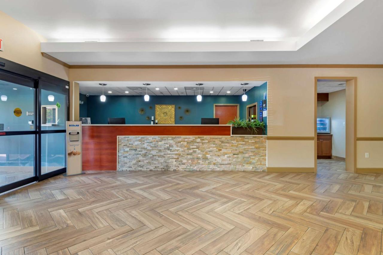 Best Western Plus Suites Greenville Exterior photo