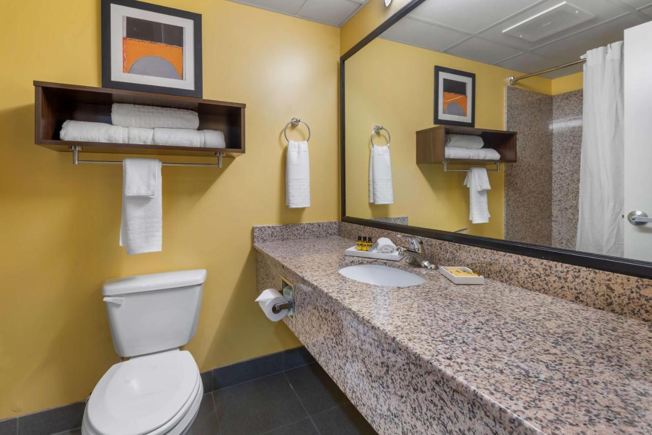 Best Western Plus Suites Greenville Exterior photo