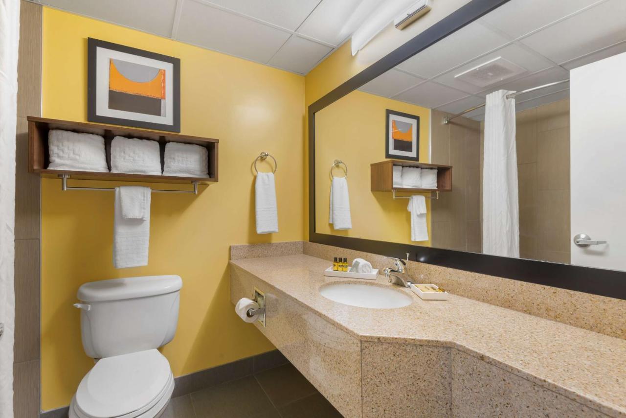 Best Western Plus Suites Greenville Exterior photo