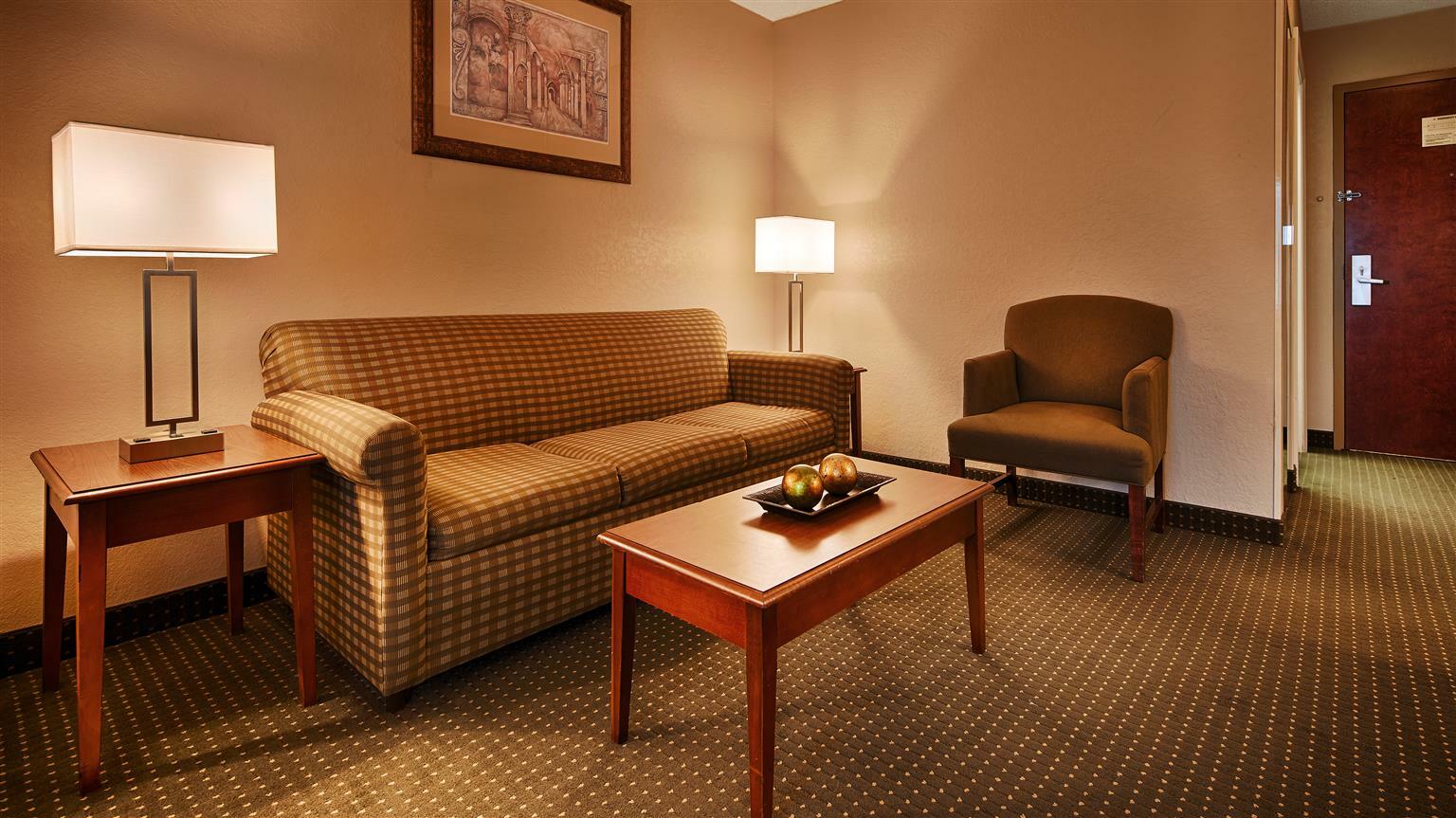 Best Western Plus Suites Greenville Exterior photo
